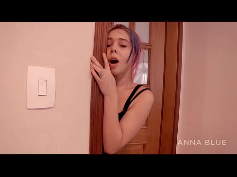❤️ 我回到了我的兄弟身上。我和他的女朋友發生了性關係。女同性戀的回報。 ❤️❌ 他媽的視頻 在我們 ﹏
