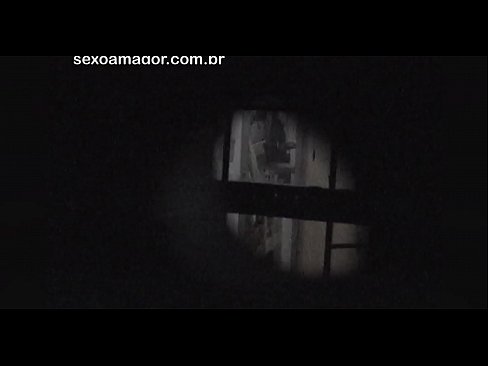 ❤️ 金發女郎被隱藏在空心磚後面的鄰居偷窺偷拍 ❤️❌ 他媽的視頻 在我們 ﹏